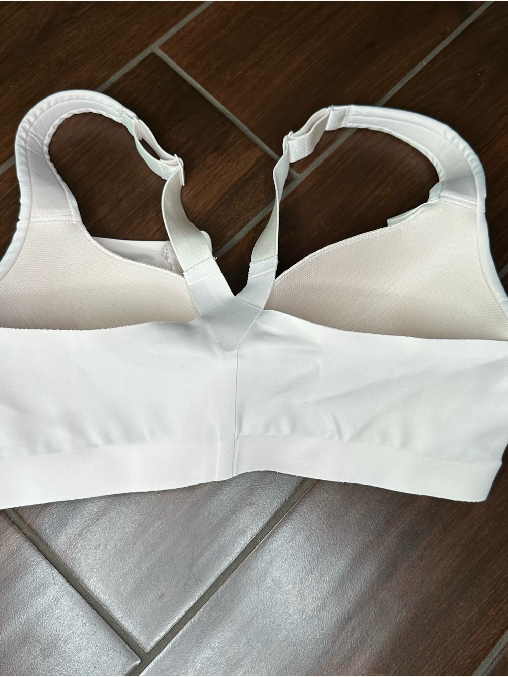 Victoria's Secret VSX Knockout Front-Close Sports Bra Bare Pink Size 34D - Picture 9 of 13